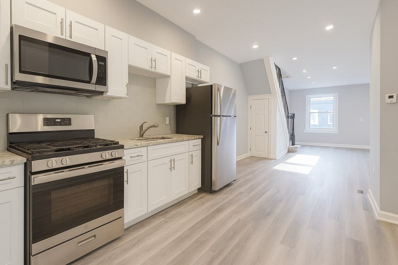 7019 Saybrook Ave - Photo 3 of 15