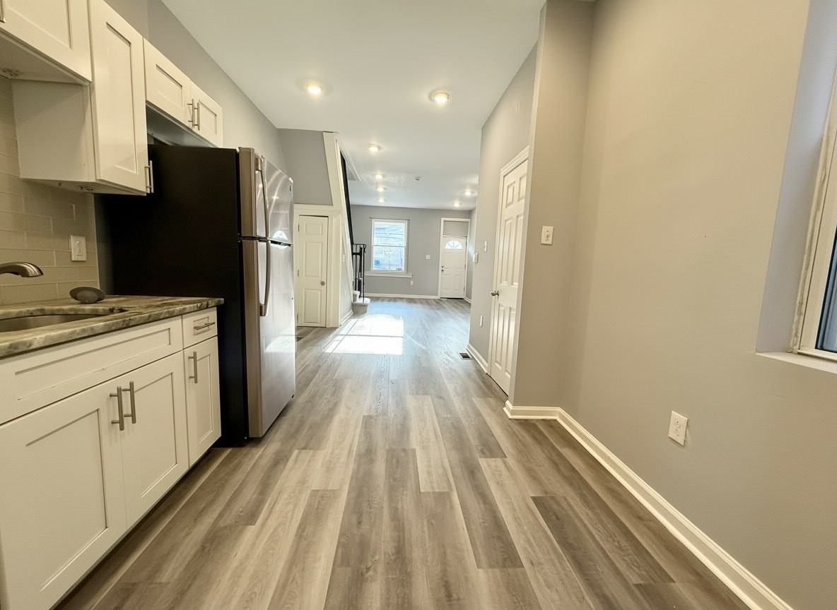 7019 Saybrook Ave - Photo 4 of 15