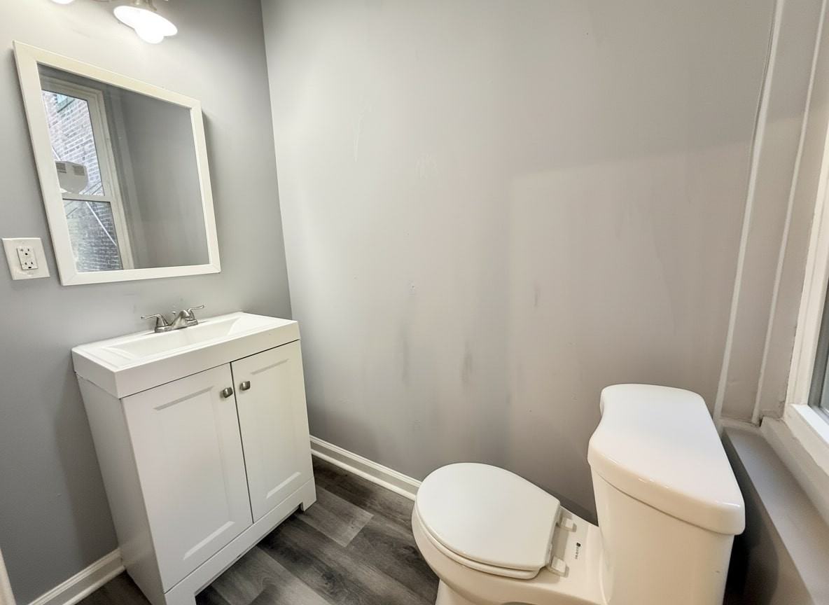 7019 Saybrook Ave - Photo 7 of 15