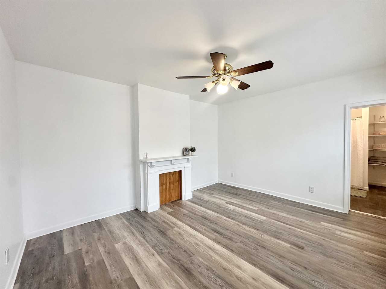 1739 4th St #2 - Photo 3 of 9