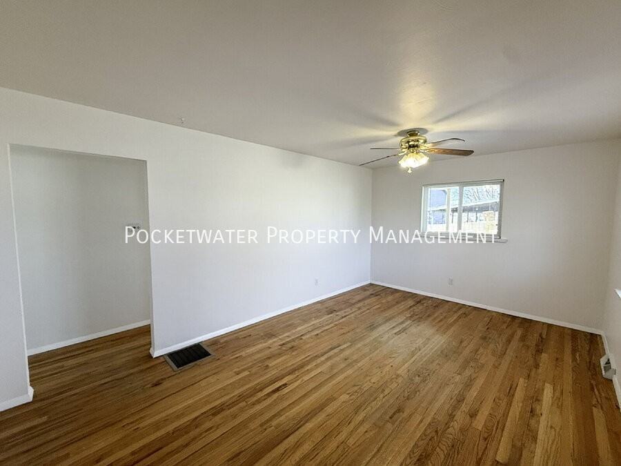 266 Berwick Ave - Photo 3 of 17