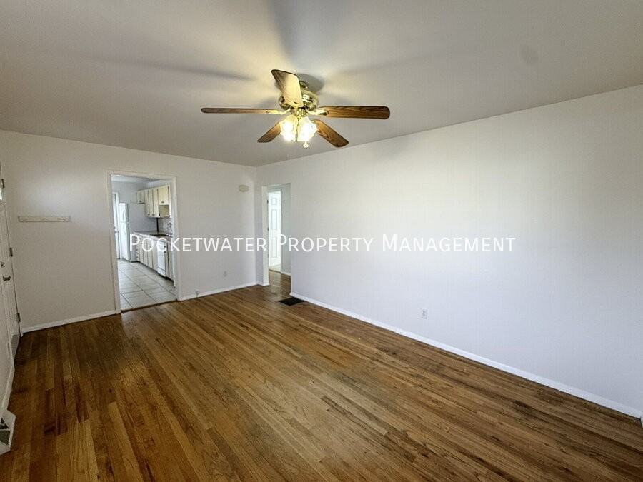 266 Berwick Ave - Photo 5 of 17