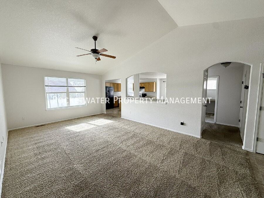 3392 Hackberry Ln - Photo 4 of 12