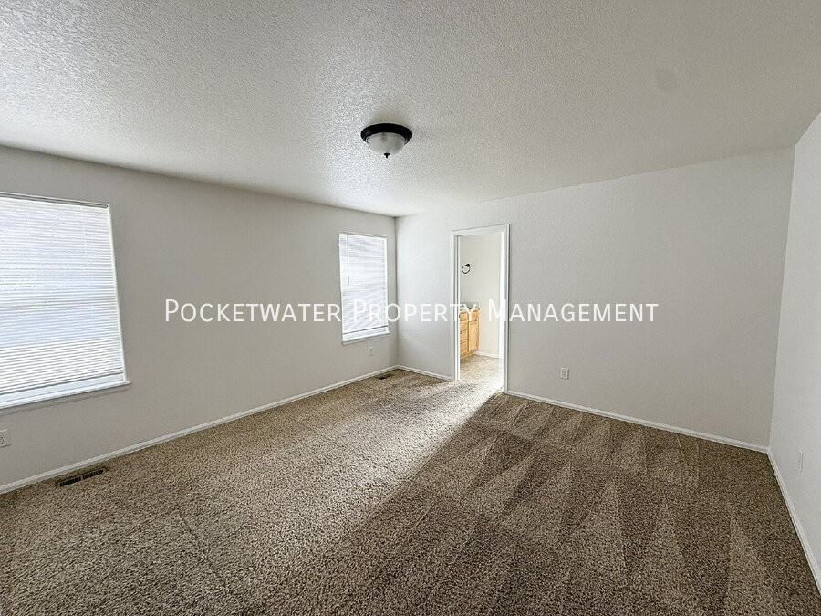 3392 Hackberry Ln - Photo 6 of 12