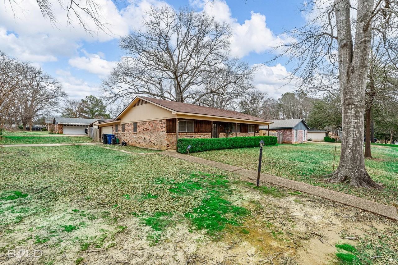 2134 Waymon St - Photo 7 of 34