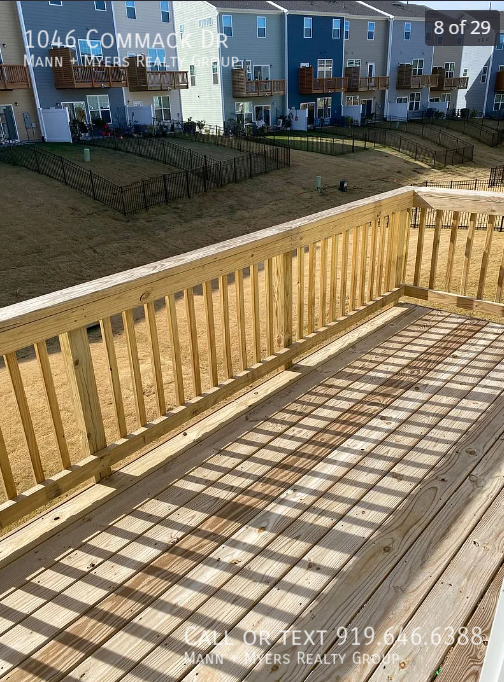 1046 Commack Dr - Photo 7 of 28