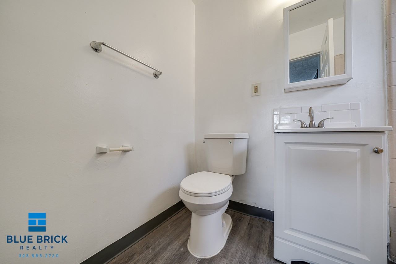 2430 Folsom St #9A - Photo 5 of 17