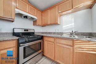 1719 W 35th Pl #4 - Photo 1 of 1