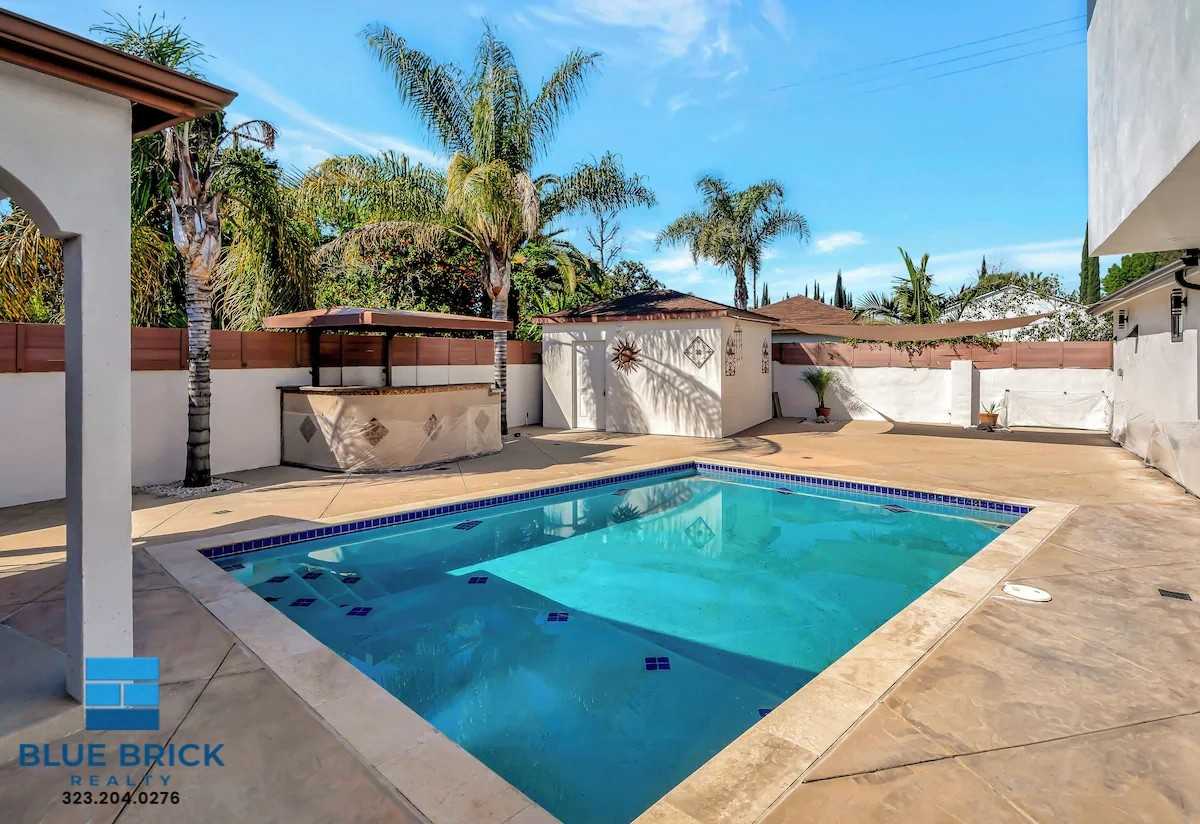 5841 Vanalden Ave - Photo 2 of 31