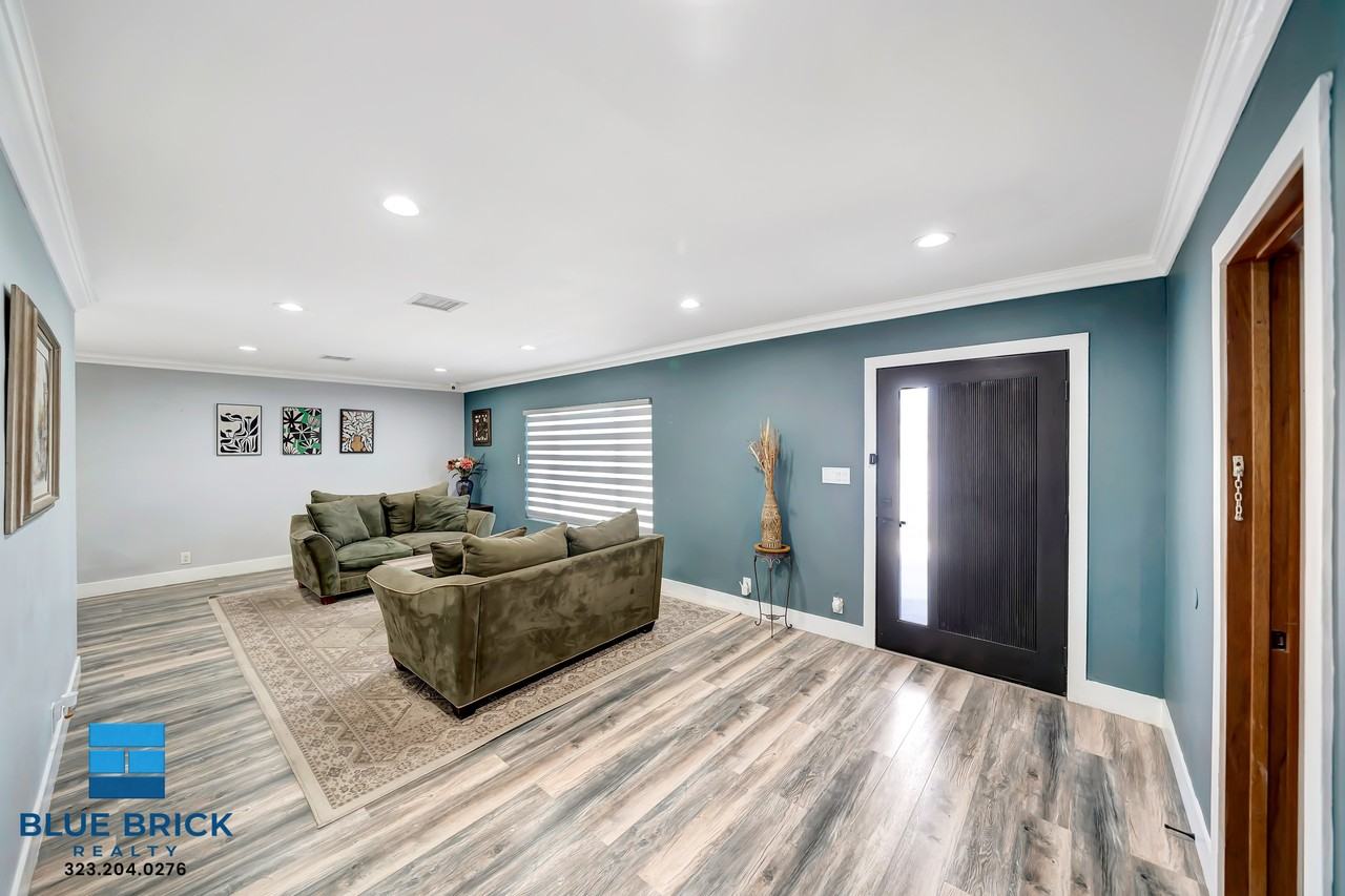 5839 Vanalden Ave - Photo 7 of 41