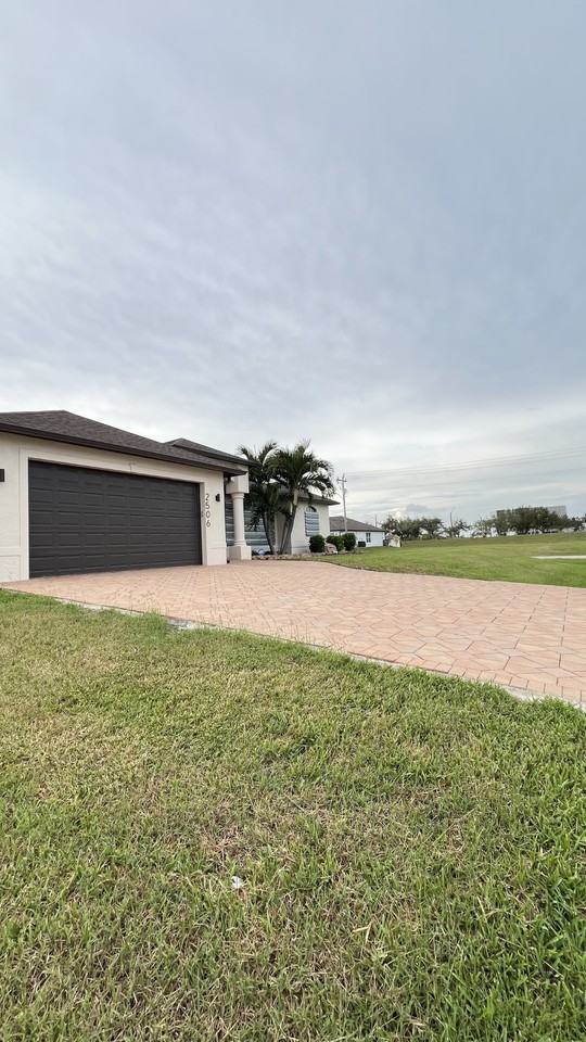 2506 Sw 15th Pl #1 - Photo 3 of 50