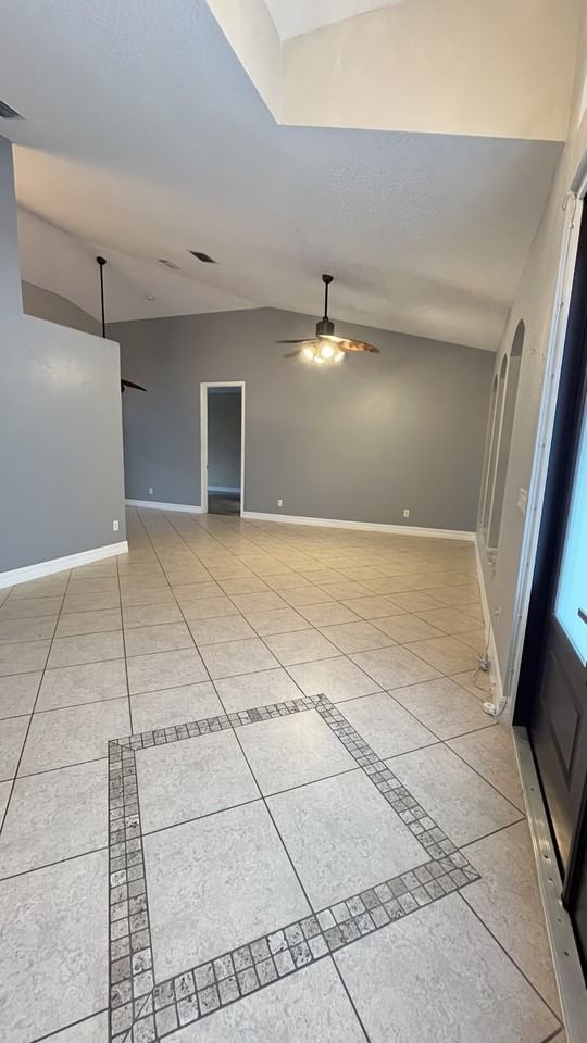 2506 Sw 15th Pl #1 - Photo 5 of 50