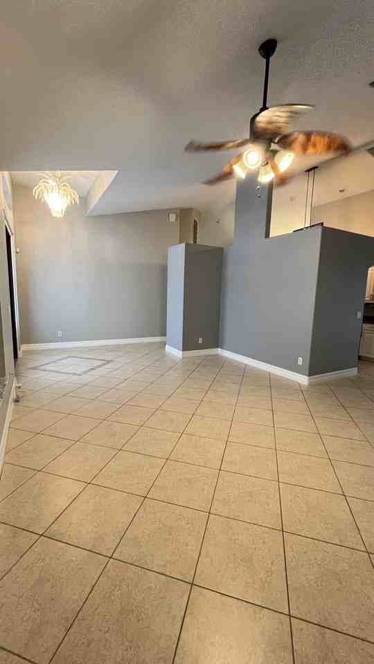 2506 Sw 15th Pl #1 - Photo 7 of 50