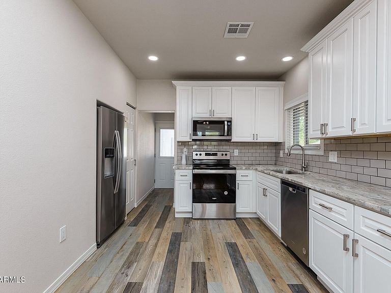 1618 W Taylor St #NA - Photo 3 of 14