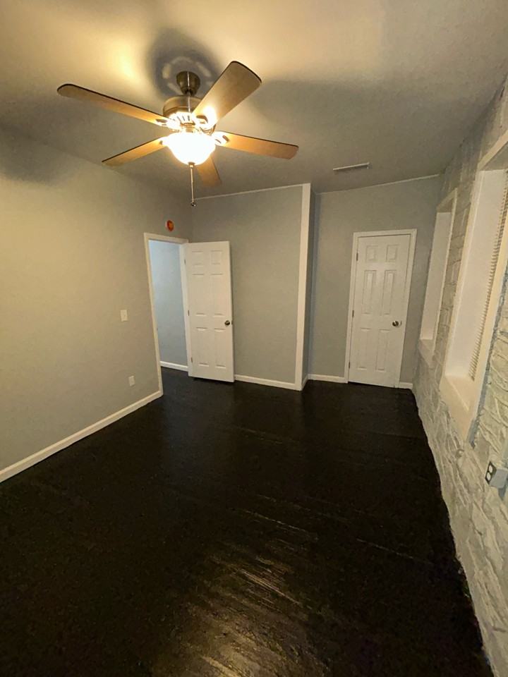 404 N 1st St #404 - Photo 5 of 8