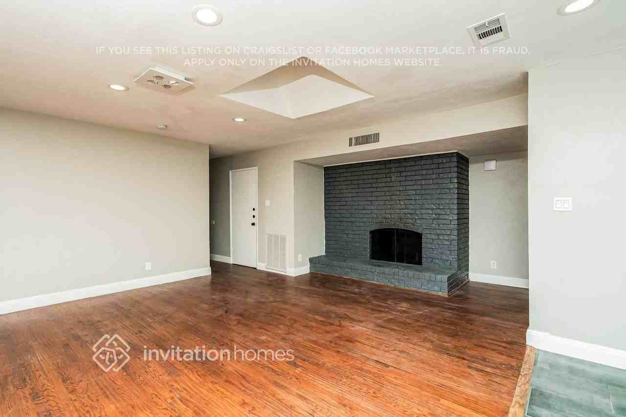 5001 Thompson Dr - Photo 2 of 16