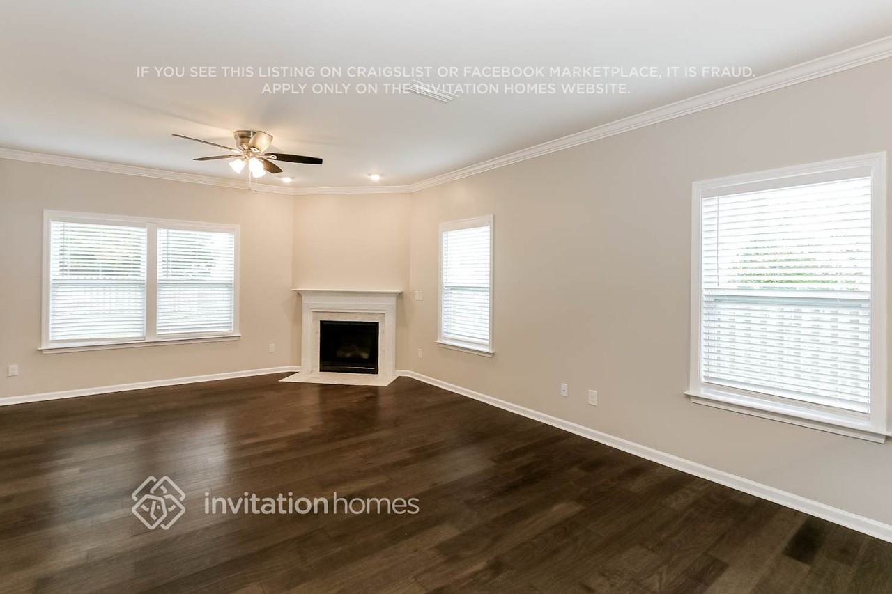 14230 Lake Crossing Dr - Photo 3 of 16