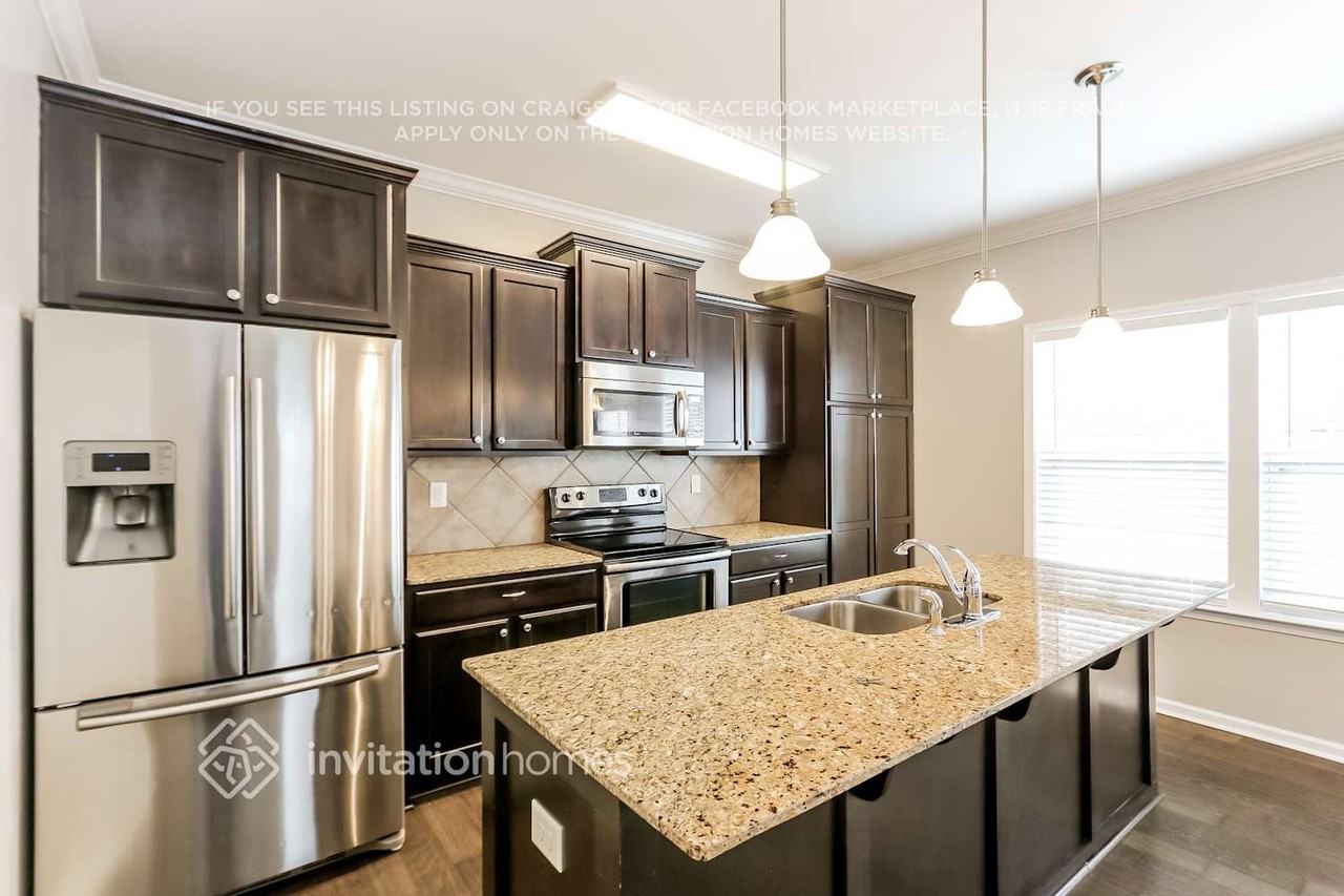 14230 Lake Crossing Dr - Photo 5 of 16