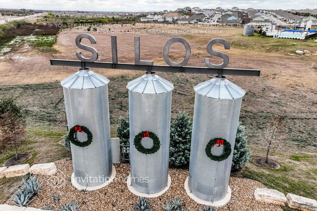 6431 Pickaxe Way - Photo 4 of 5