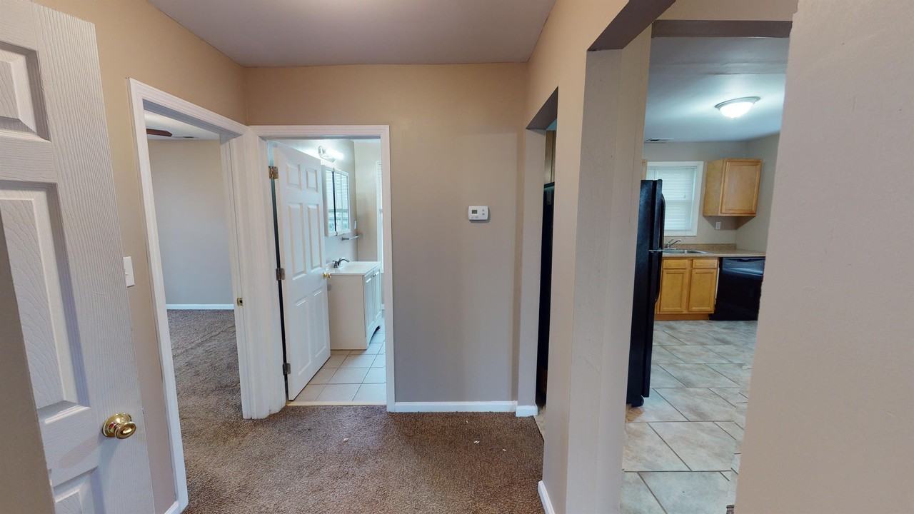 2001 Genesee St - Photo 5 of 12