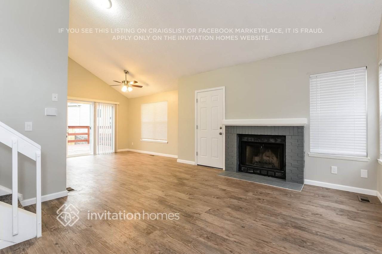 4262 E 133rd Pl - Photo 5 of 20