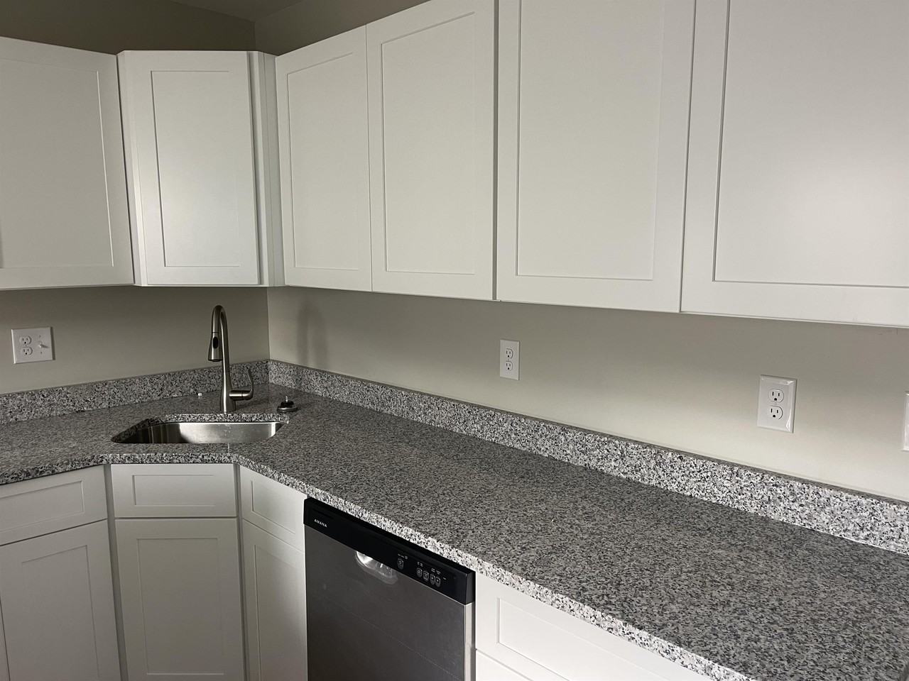 1805 Woodbrooke Drive - Photo 3 of 7