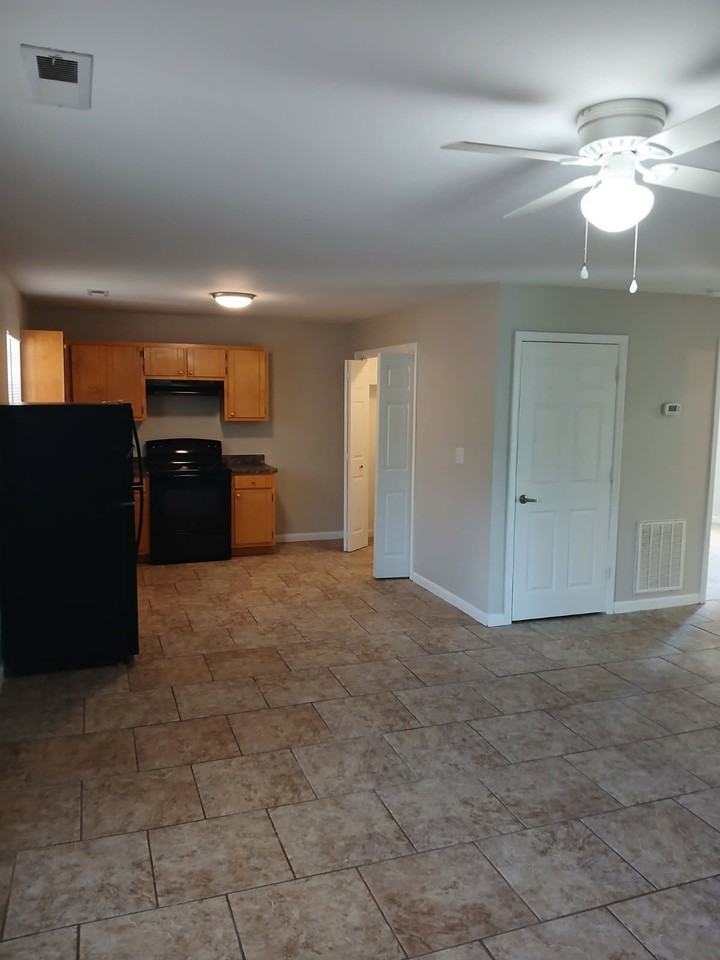 The Arbor Apts - Photo 2 of 20