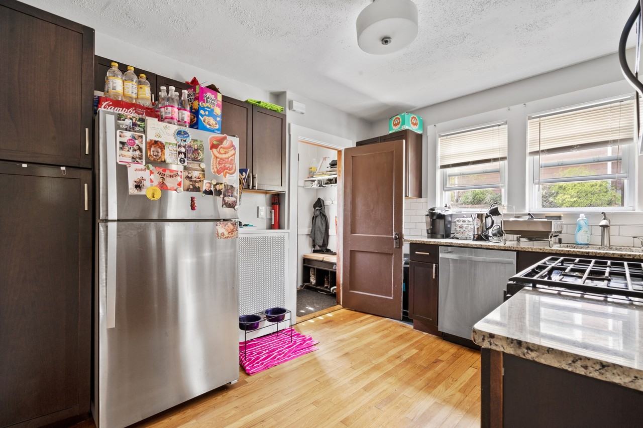 28 Warwick Road, Watertown MA 02472 - Photo 3 of 7