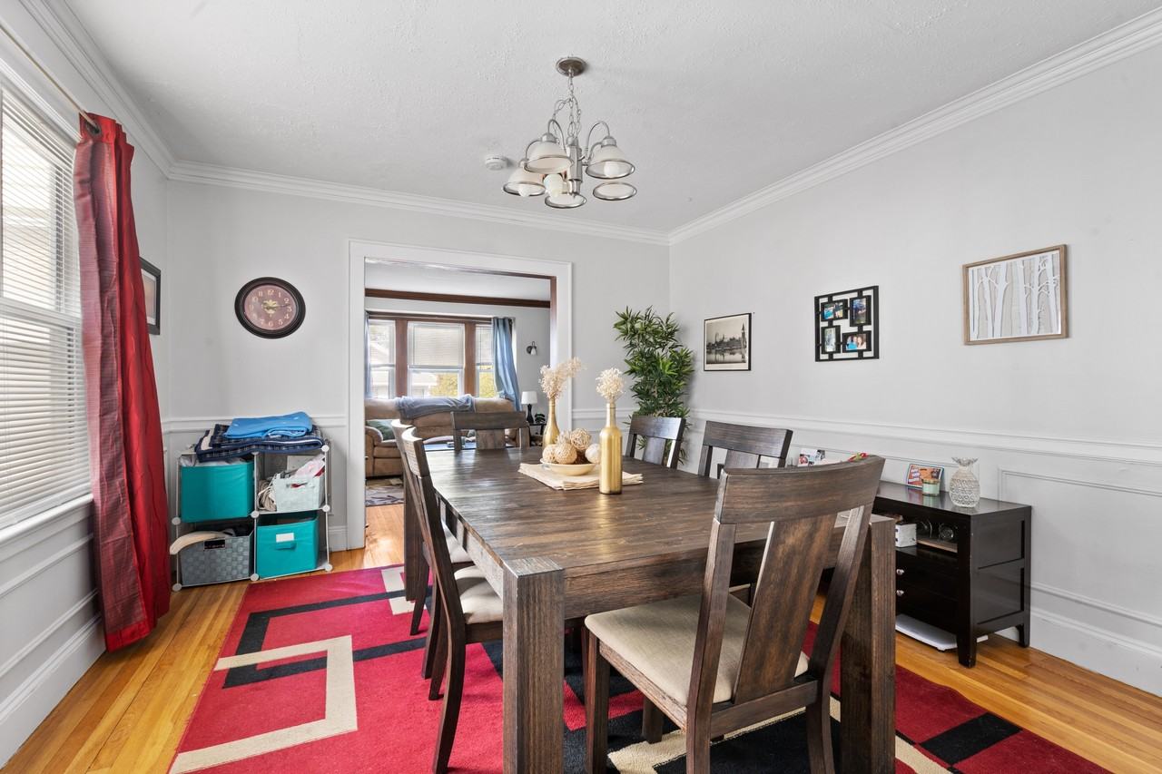 28 Warwick Road, Watertown MA 02472 - Photo 4 of 7