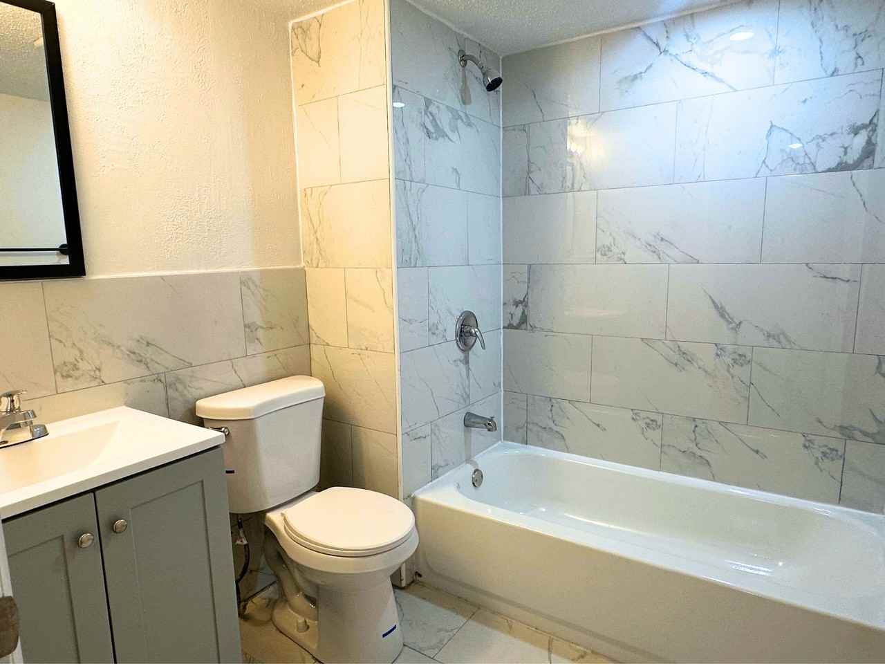 3615 Southwest 52nd Avenue - Photo 5 of 12