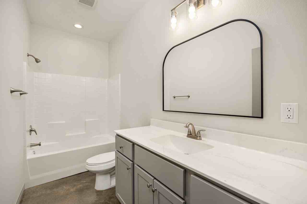 10407 County Road 2180 - Photo 7 of 17