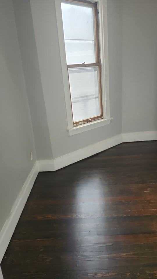 656 North Lockwood Avenue - Photo 3 of 25