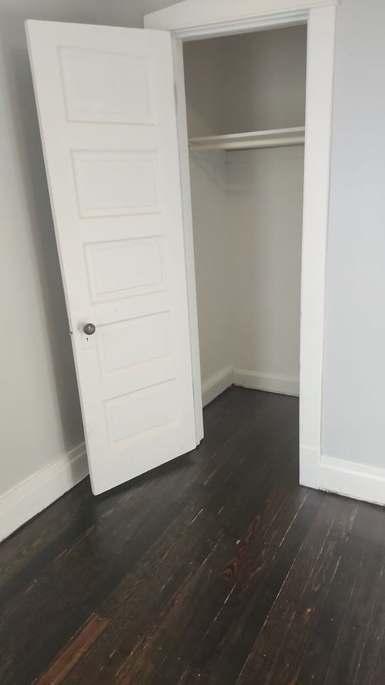 656 North Lockwood Avenue - Photo 4 of 25