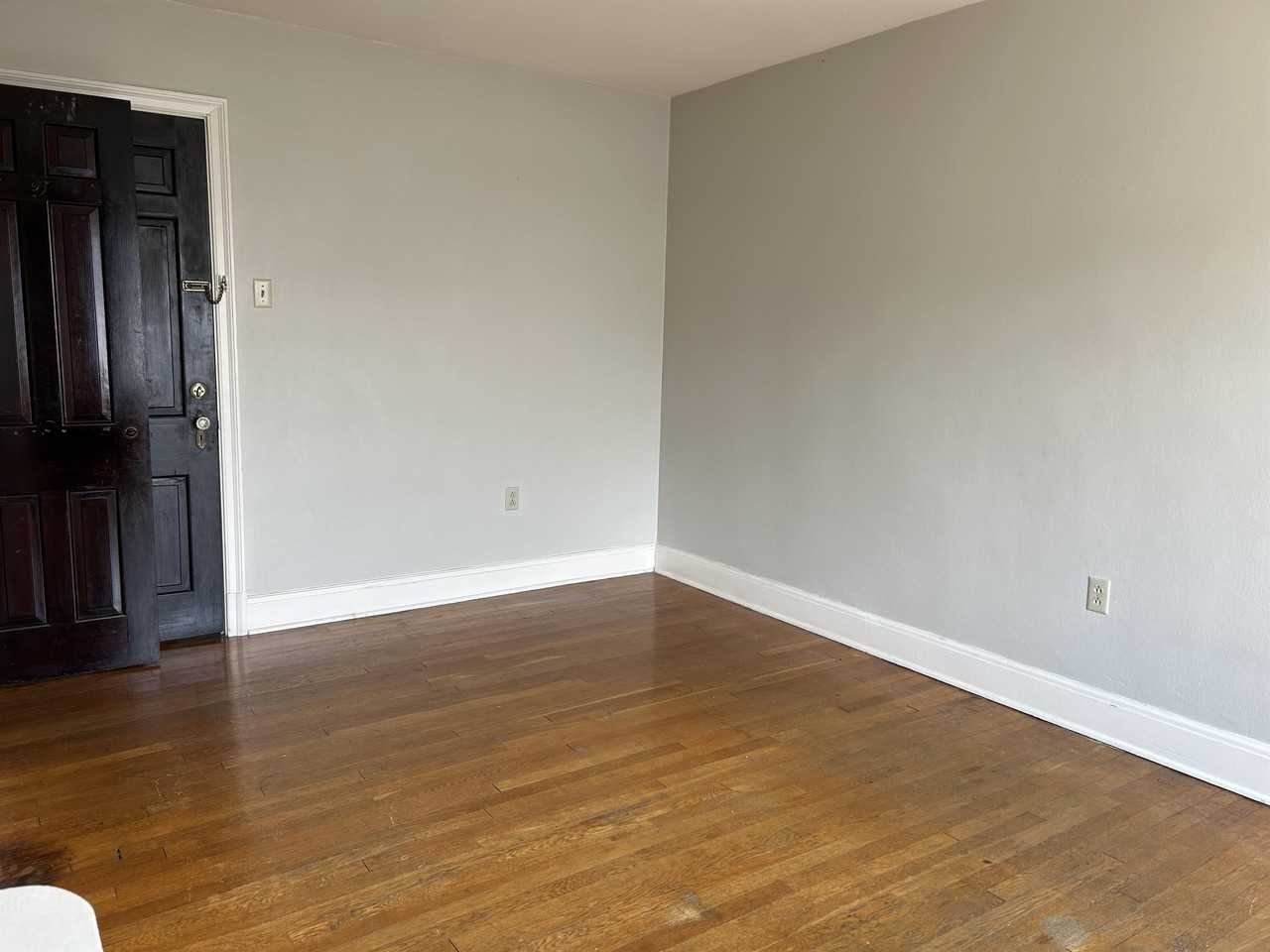 112 North Washington Street - Photo 5 of 24