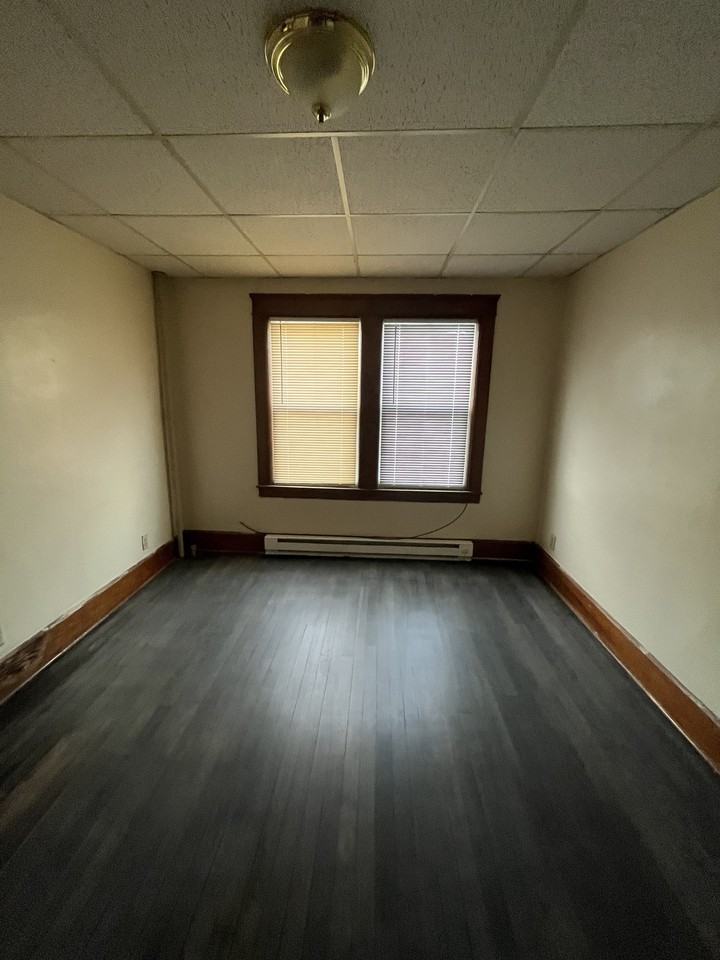 3 East Main St, Webster, MA 01570 - Photo 2 of 8