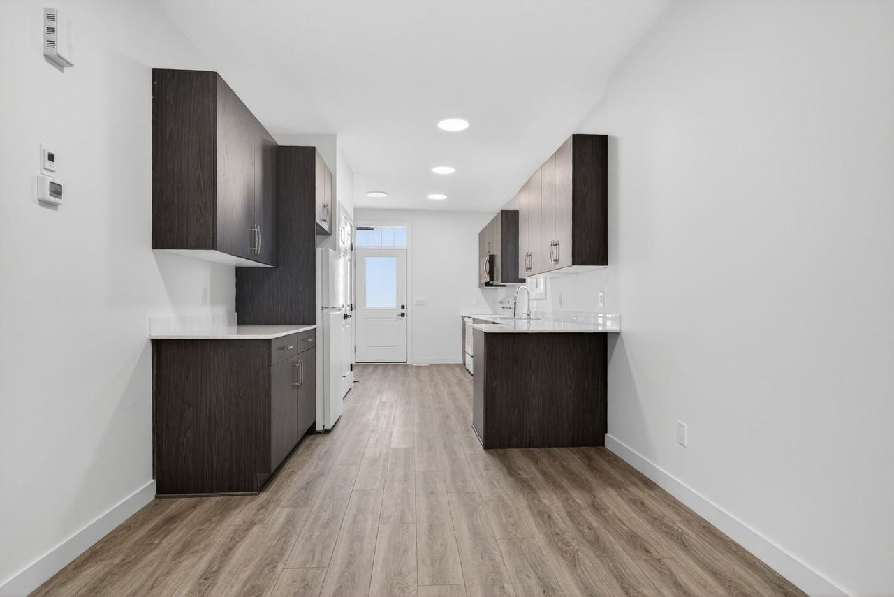 1010 Mcleod Ave - Photo 5 of 28