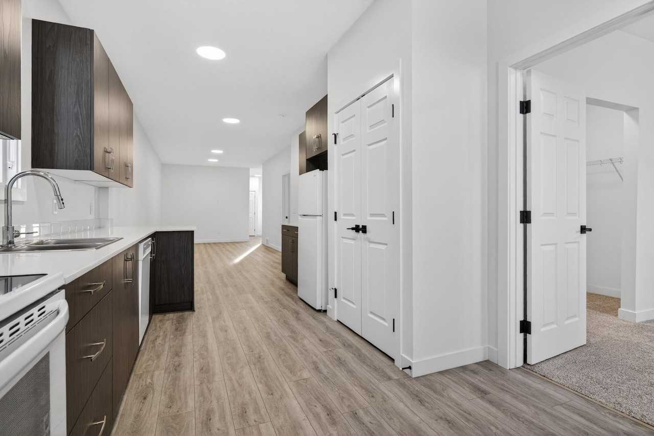 1010 Mcleod Ave - Photo 6 of 28