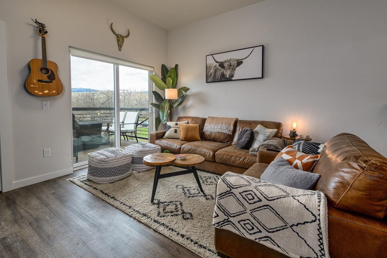 Hickory St. - Photo 2 of 19