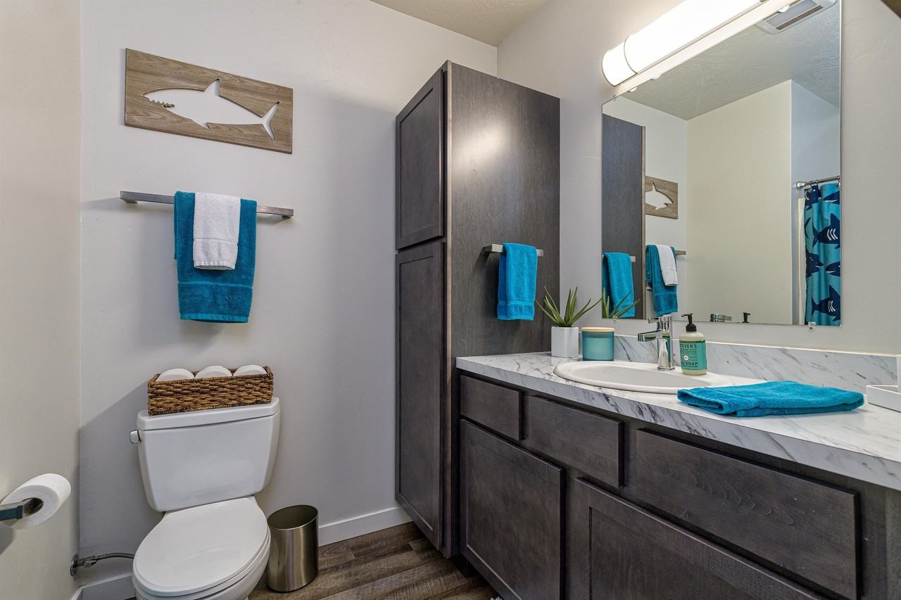 Hickory St. - Photo 6 of 19