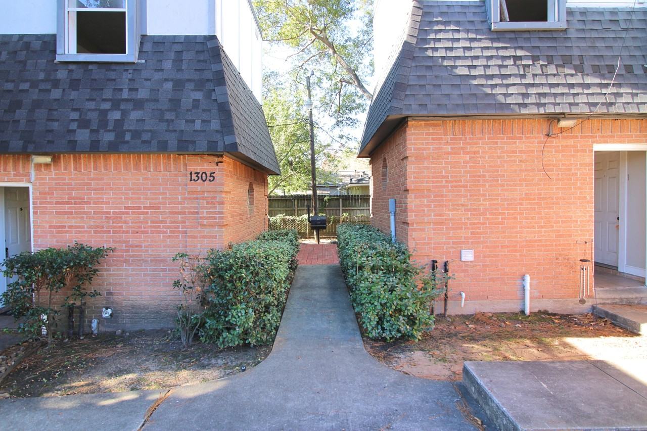 1305 Adams Street - Photo 7 of 8