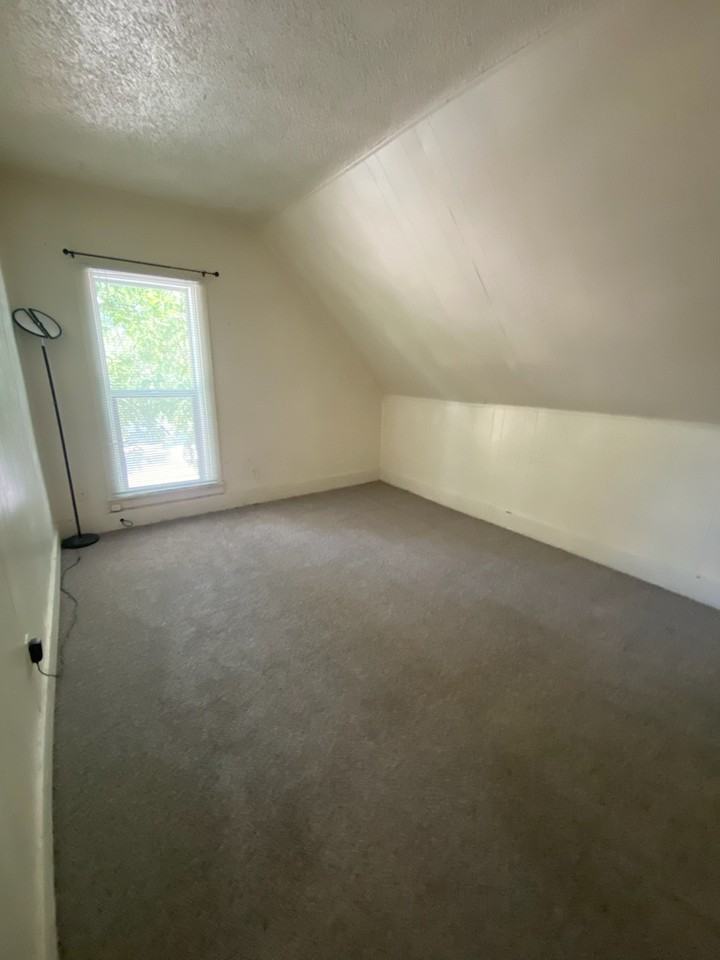 624 S 31st St - Photo 5 of 7