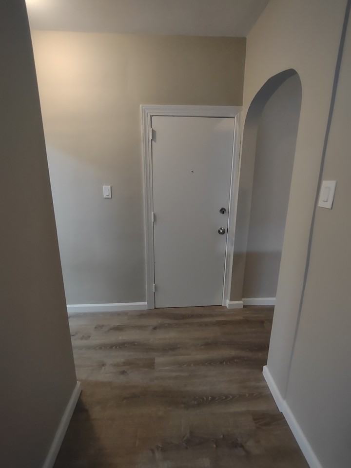 116 West 30th Street - Photo 5 of 10