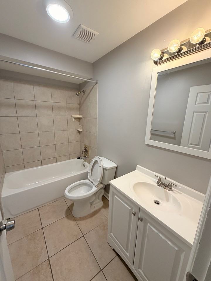 511 West 4th Street - Photo 4 of 8