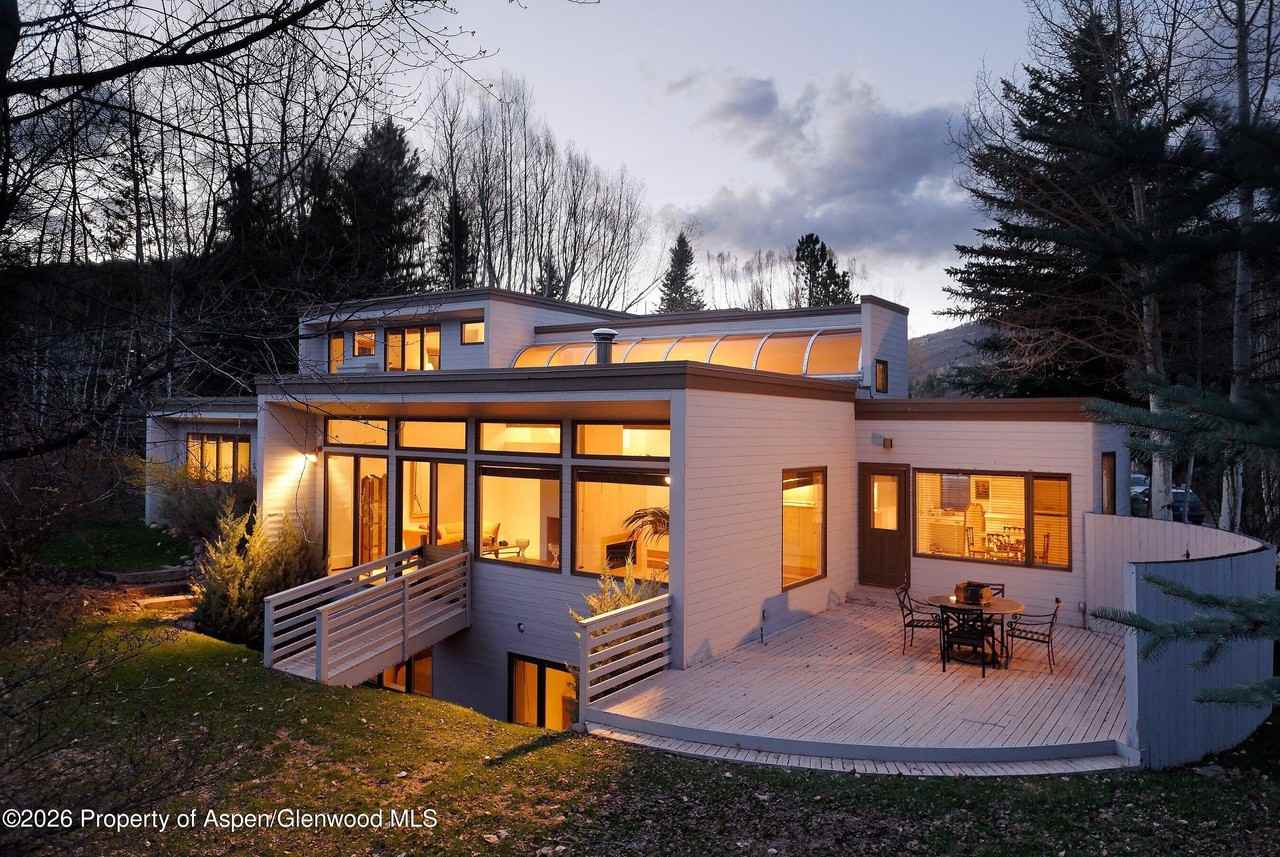 55 Overlook Dr - Photo 2 of 26