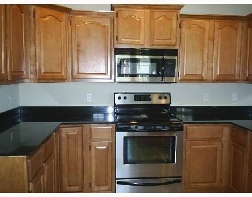 1310 W Gum St - Photo 4 of 9