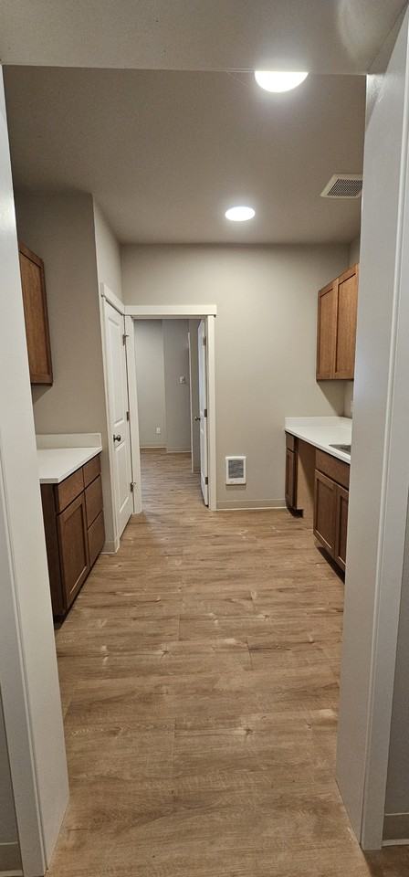 MT1209-B308 - Photo 4 of 32