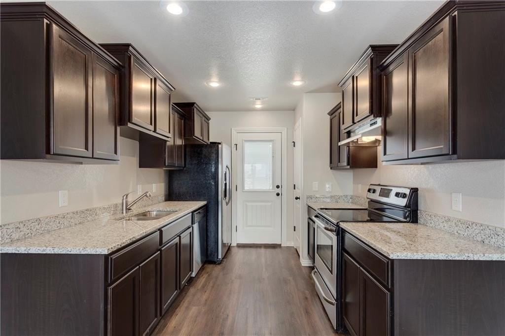 1407 Summer Ave - Photo 5 of 13