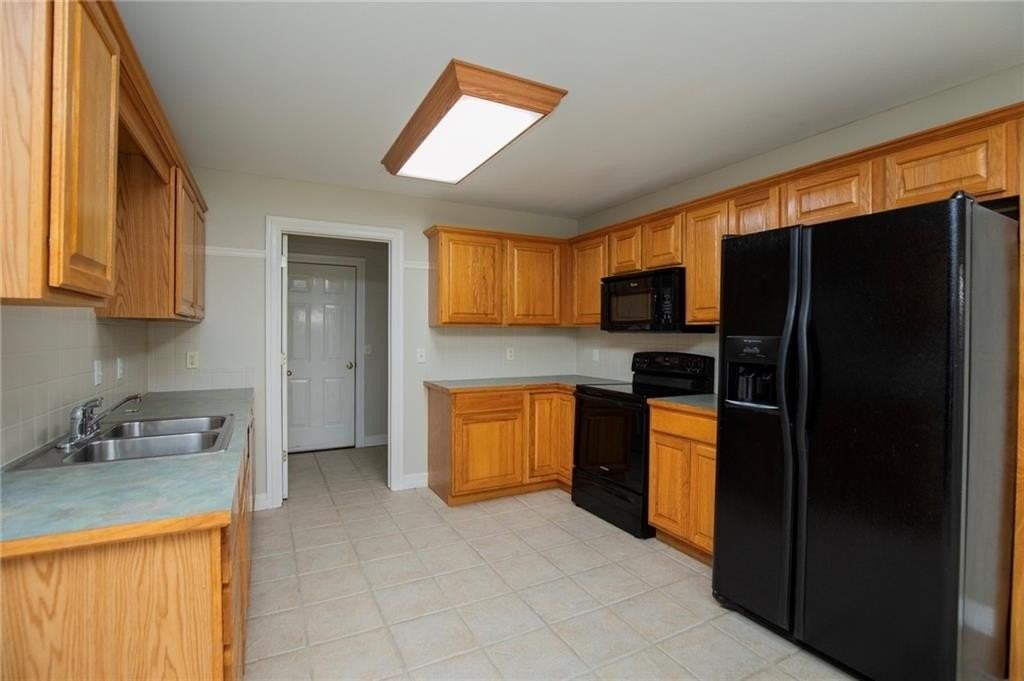 139 Fox Run Cir - Photo 3 of 22