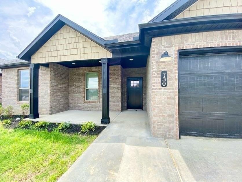 730 Marianne St - Photo 2 of 22