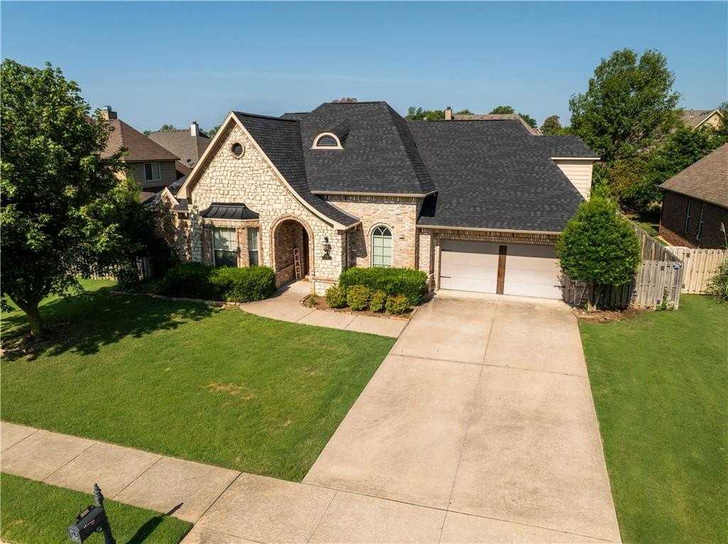 3778 Prince Philipe St - Photo 2 of 42